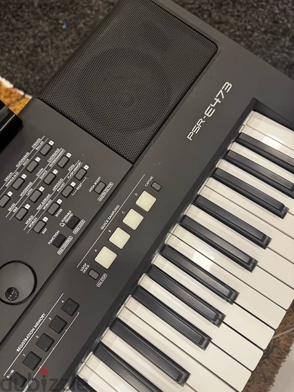 Yamaha Keyboard PSR E473 in Excellent condition 3