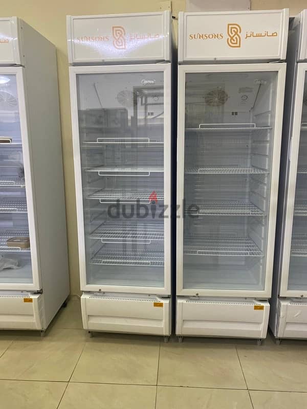 almost brand new display fridge 0