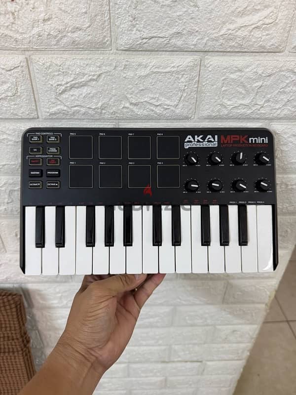 Akai MPK mini 0