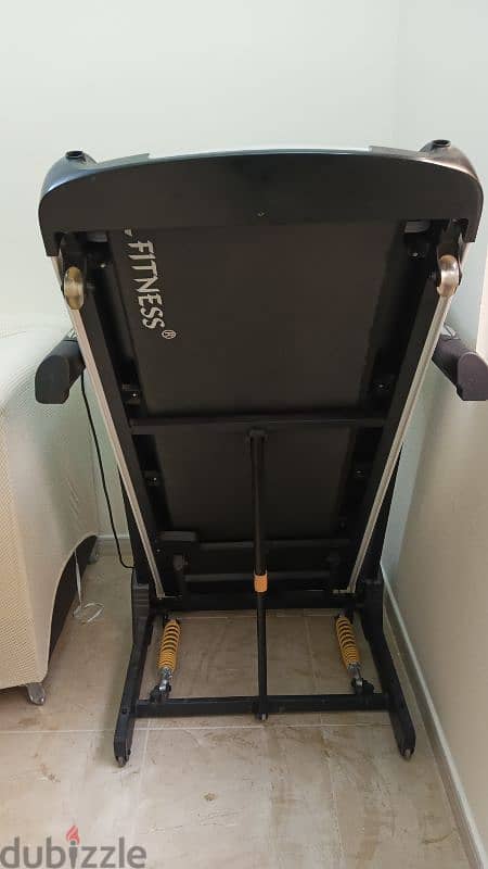 treadmill in good excellent condition. 2