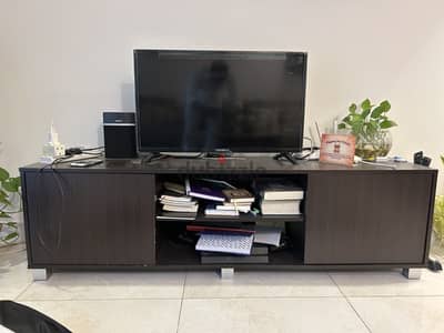 Tv with long stand