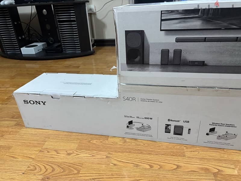 Sony HT-S40R system - used max 10 days 8