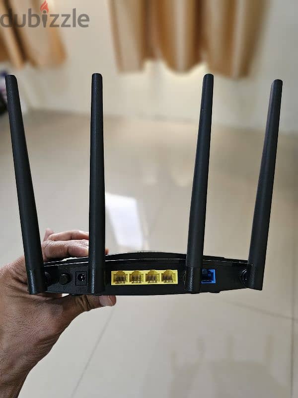 Urgent sale D LINK Model DWR- M921 unlocked wifi Router any sim used 2