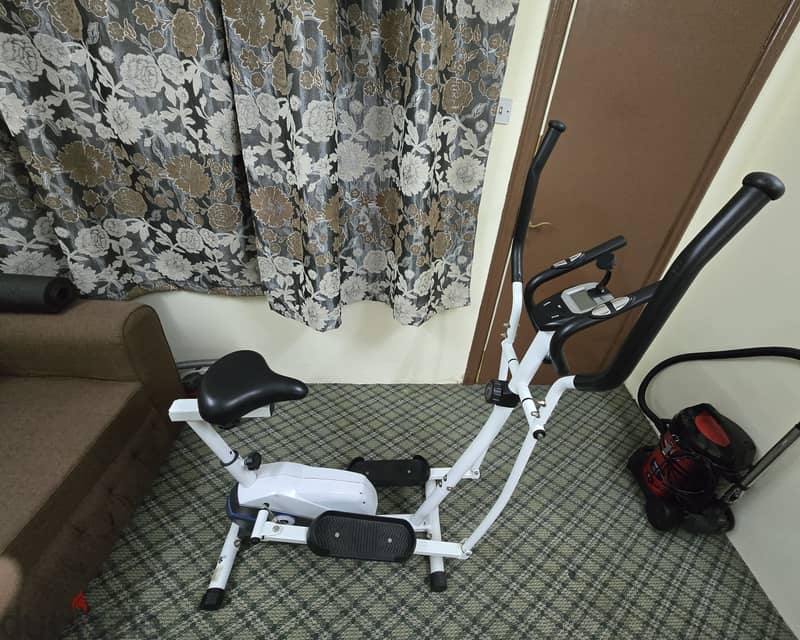 Almost New Elliptical Machine for Sale – Excellent Condition! 0