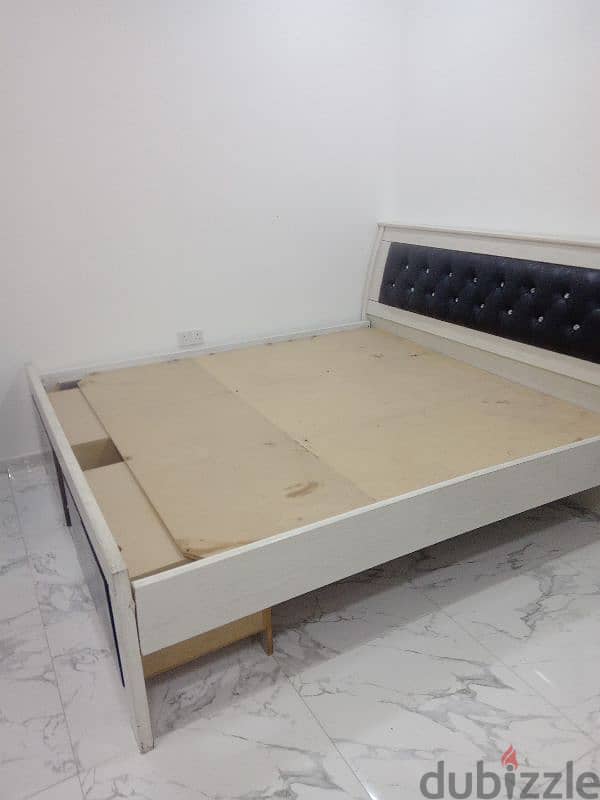 bed for sell with  delivery 1