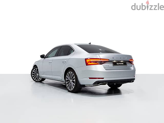 Skoda Superb 2023 L&K 1