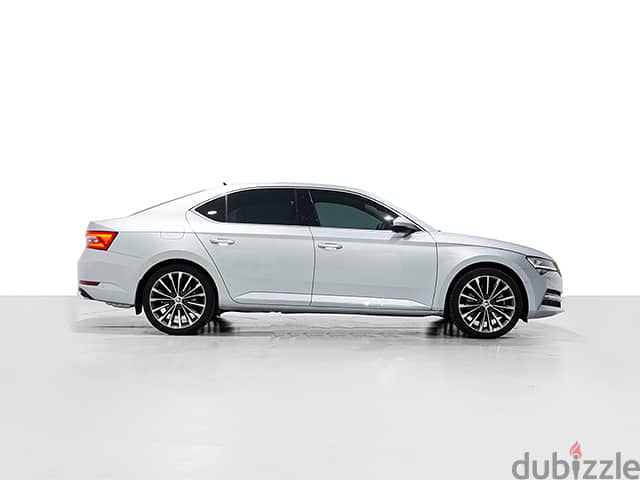 Skoda Superb 2023 L&K 3