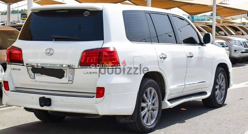 Lexus LX 570 2010 1