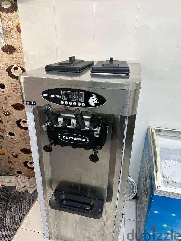 FOR SALE ICE CREAM MACHINE IN EXCELLENT CONDITION 0