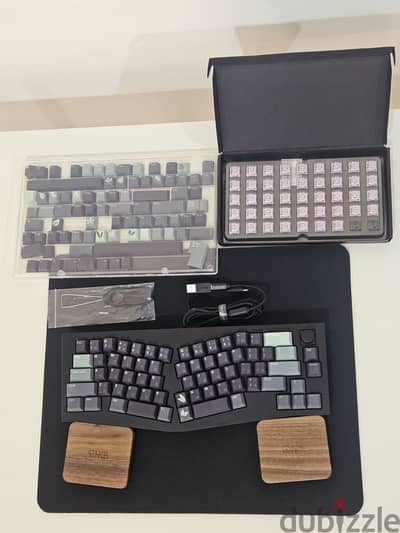 Keychron Q8 Mechanical Keyboard with upgrades and freebies