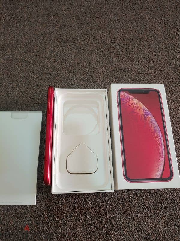 iPhone XR almost new Nothing was opened or changed Without scratches 1