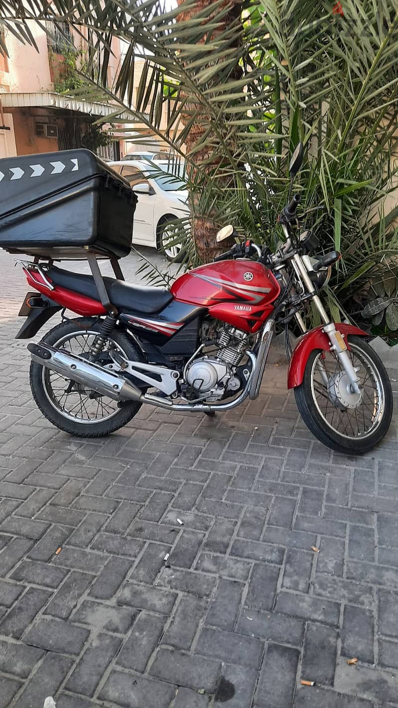 Yahama ybr 125 red colour model 2016 0