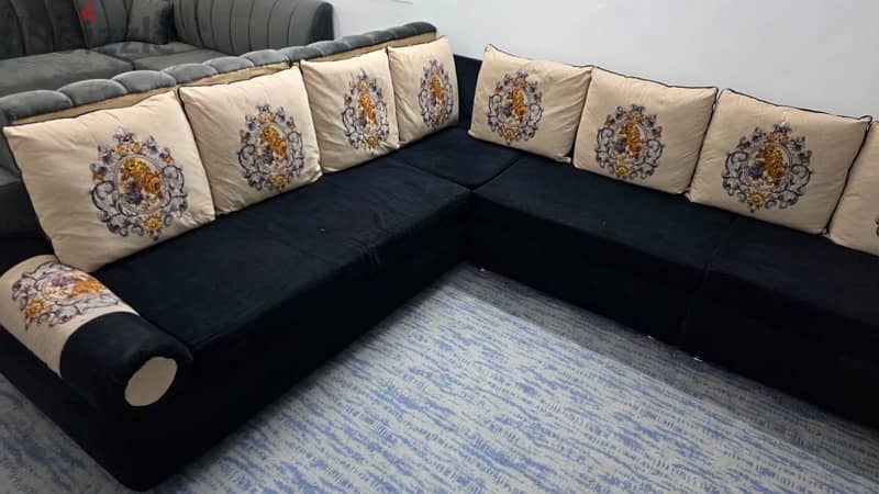 9 seater sofa in excellent condition 2