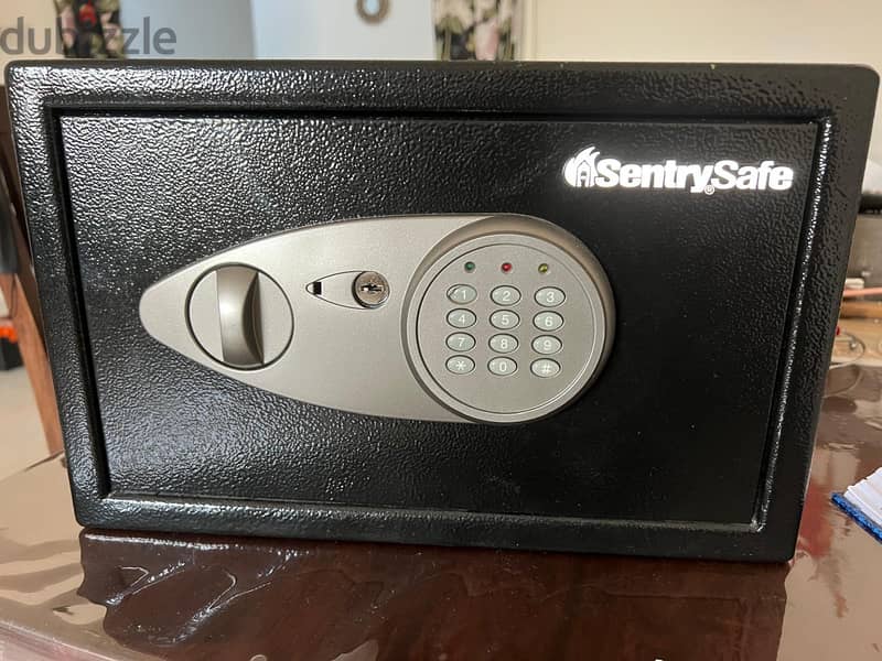 Carefully Used Sentry Security Safe With Both Digital And Analog Oper 0