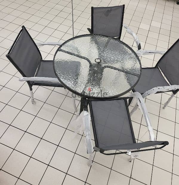 table set with 4 chairs 0