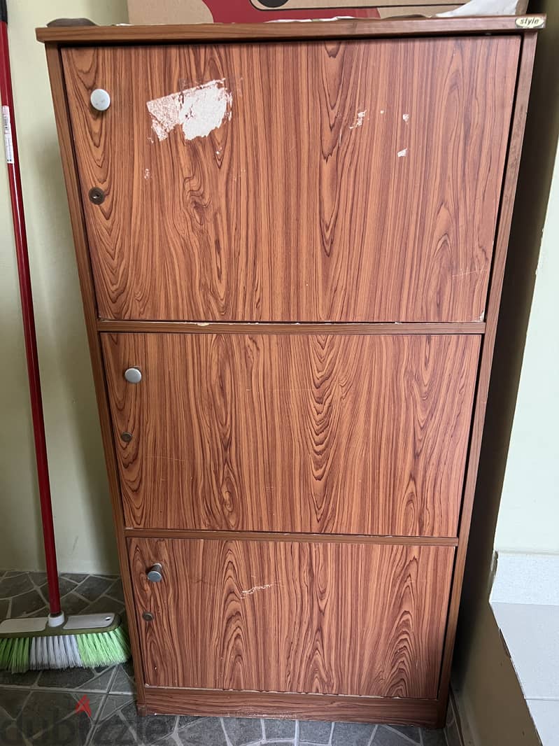 Wooden 3doors Cubord for sale 0