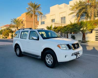 Nissan Pathfinder 2012 model for sale. . . 2200 bd