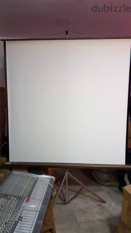 Projector Screen witj Tripod (60 inches) 0