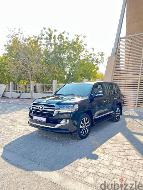 Toyota Land Cruiser 2019 GX. R V8 Grand Touring Low Millage Very Clean 0