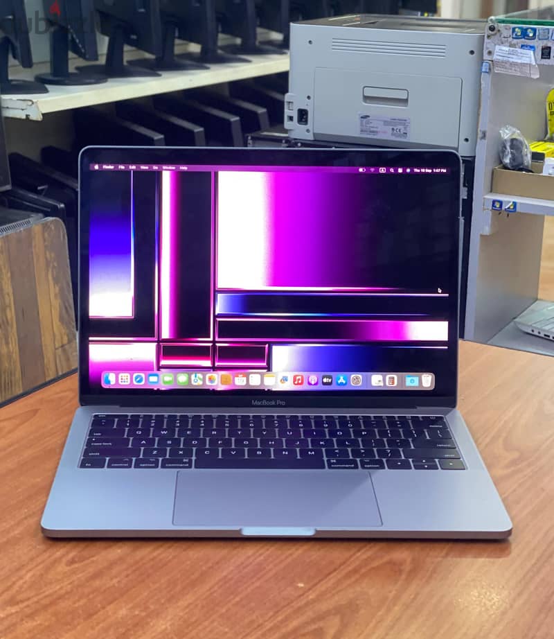 MacBook Pro 2.3 Dual-Core i5 New Condition 8GB RAM 128GB SSD 13"inch 3