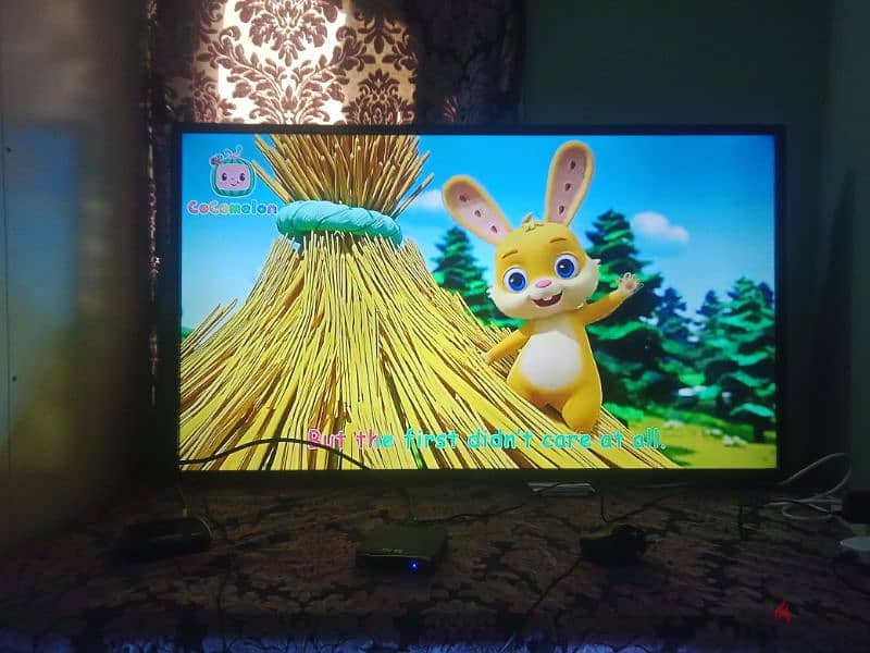 LG 47 INCH LED TV 4