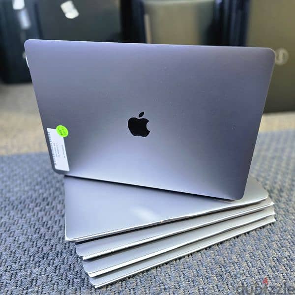 Apple MacBook Pro 2022 M2 4