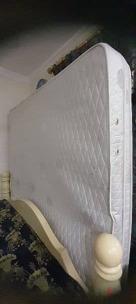 Iron Bed king size with Mattress used only 5 months 200/180 1