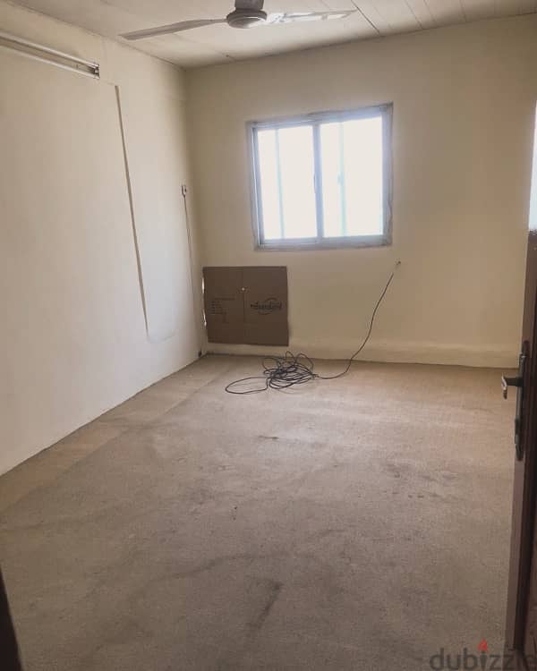 Flat  2 bedrooms for rent in manama 100 BHD only! 3