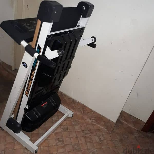 Treadmill with auto incline Proteus brand 37756446 1