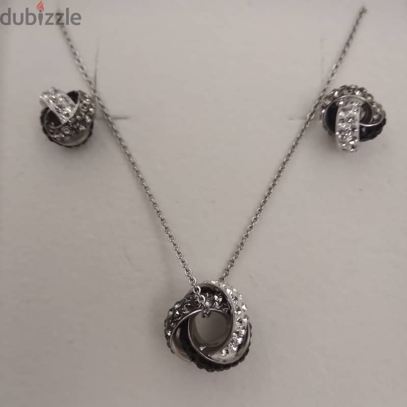 Brand New Sterling Silver, Magificent Women’s Necklace & Earrings 1