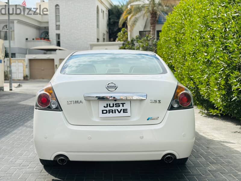 NISSAN ALTIMA 2.5L 2012 MODEL WELL-MAINTAINED CAR 4