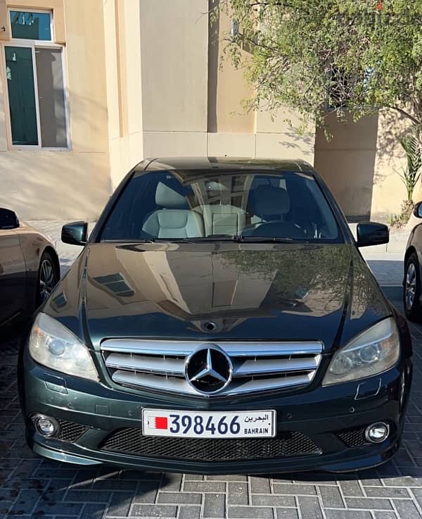 Mercedes C200 model 2010 full option 0