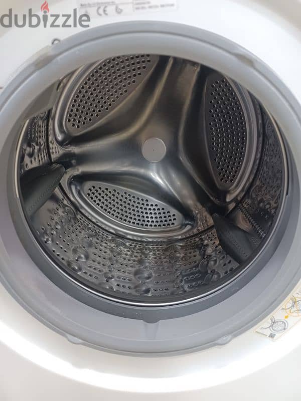 Front load fully automatic Washing machine 1