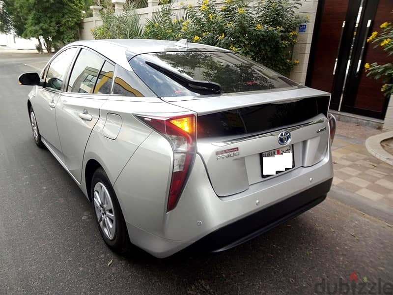 Toyota Prius Hybrid 1.8 L 2017 Silver Agent Maintained For Sale 3