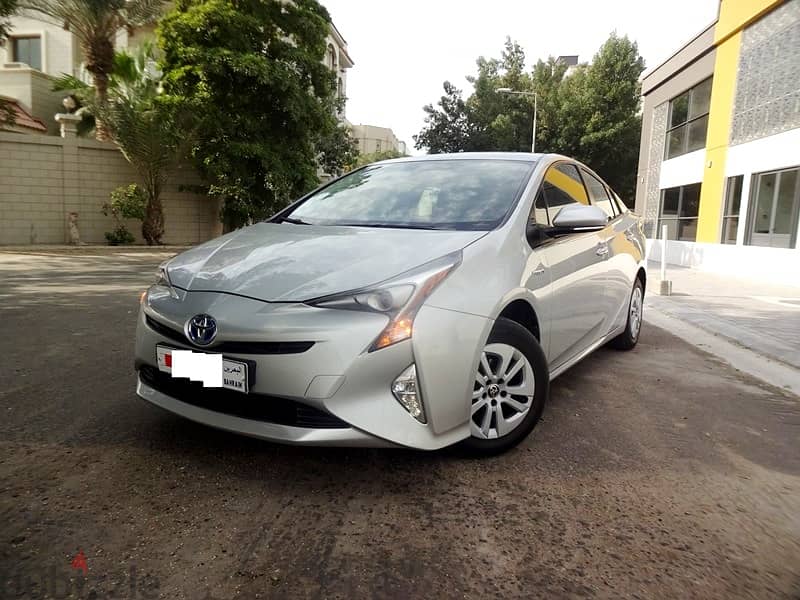 Toyota Prius Hybrid 1.8 L 2017 Silver Agent Maintained For Sale 9