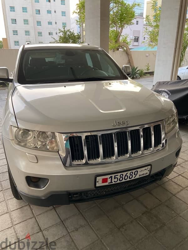 Jeep Grand Cherokee Laredo 4x4 2011 1