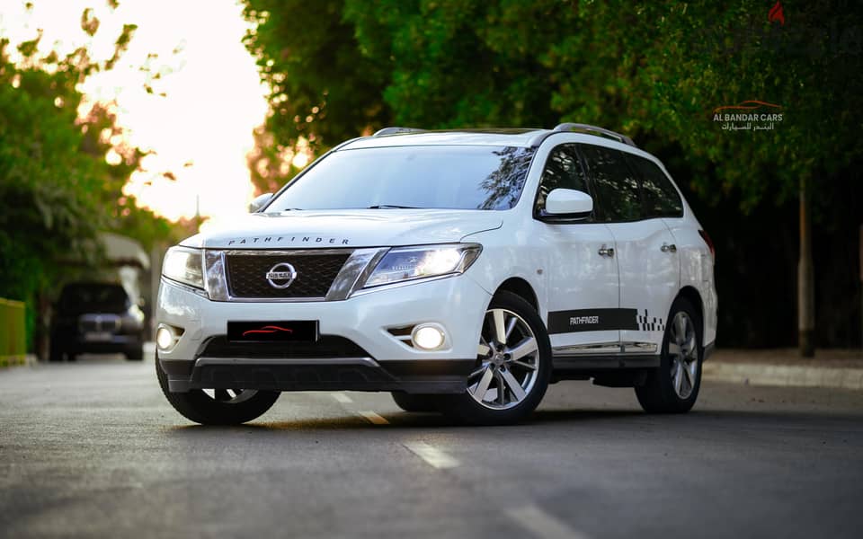 Nissan Pathfinder 2015 | EXCELLENT CONDITION | WHITE 2