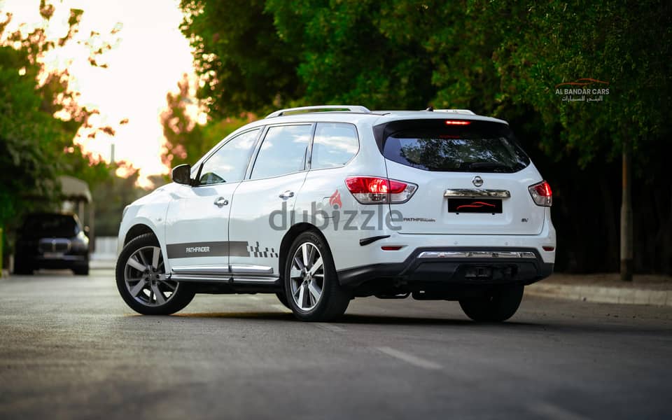 Nissan Pathfinder 2015 | EXCELLENT CONDITION | WHITE 9