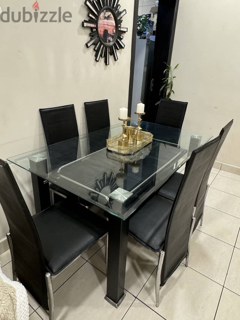 Dining Table with 6 Chairs 1