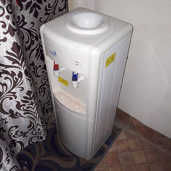 Cold&Hot water cooler 9bd 37756446 0