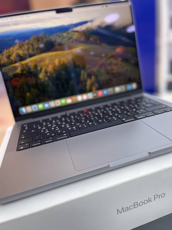 Used MacBook Pro 14inch M3 512GB 4