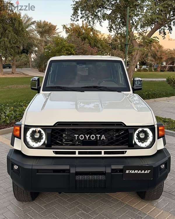 Toyota Land Cruiser 76 V6 2025 1