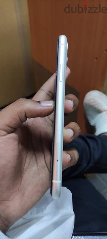 IPHONE 11 ONEHAND USED 2