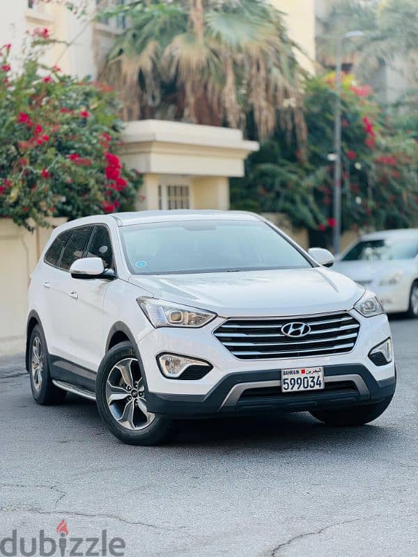 Hyundai Santa Fe 2015 7 Seater SUV 1