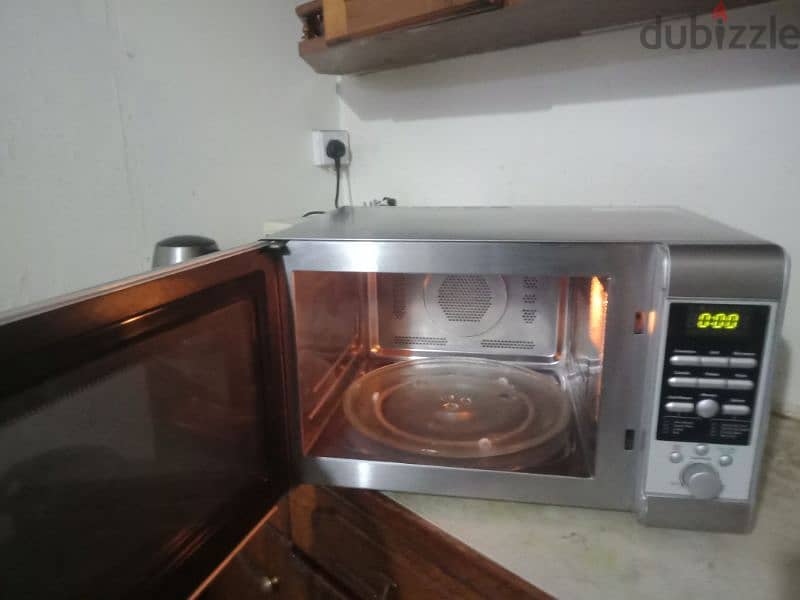 ELEKTA  30 LTR MICROWAVE OVEN 1