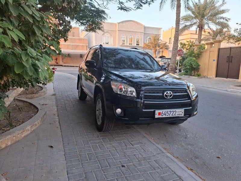 Toyota RAV4 2012 second owner family use very clean android screen 0