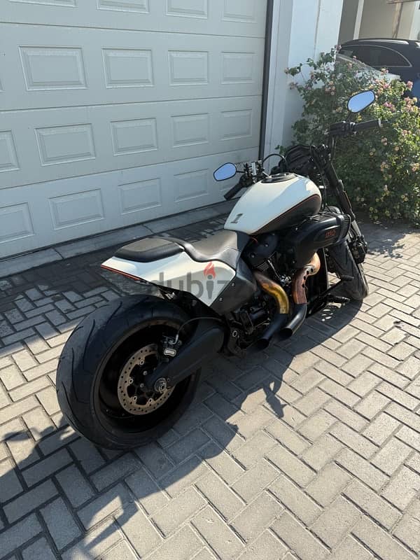 2019 Harley Davidson FXDR with aftermarket exhaust 2