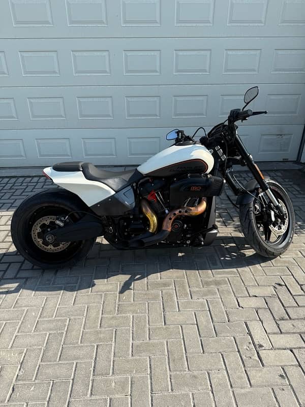 2019 Harley Davidson FXDR with aftermarket exhaust 3