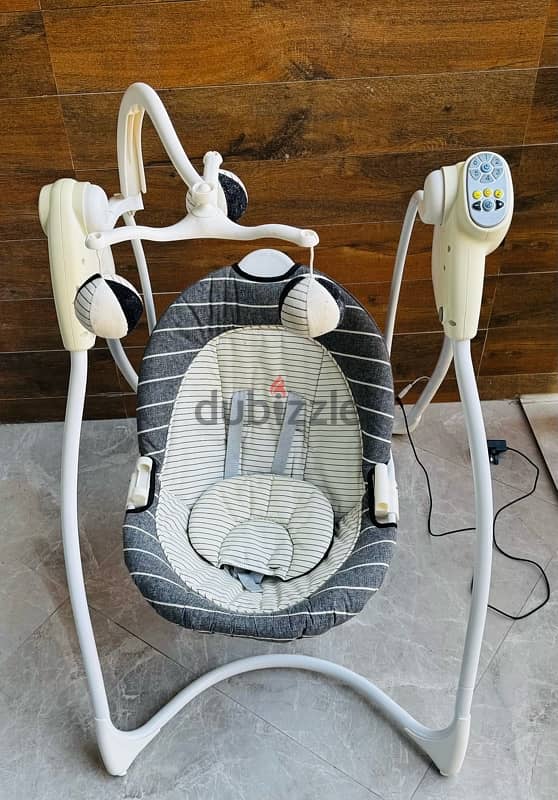 Graco baby swing. 1