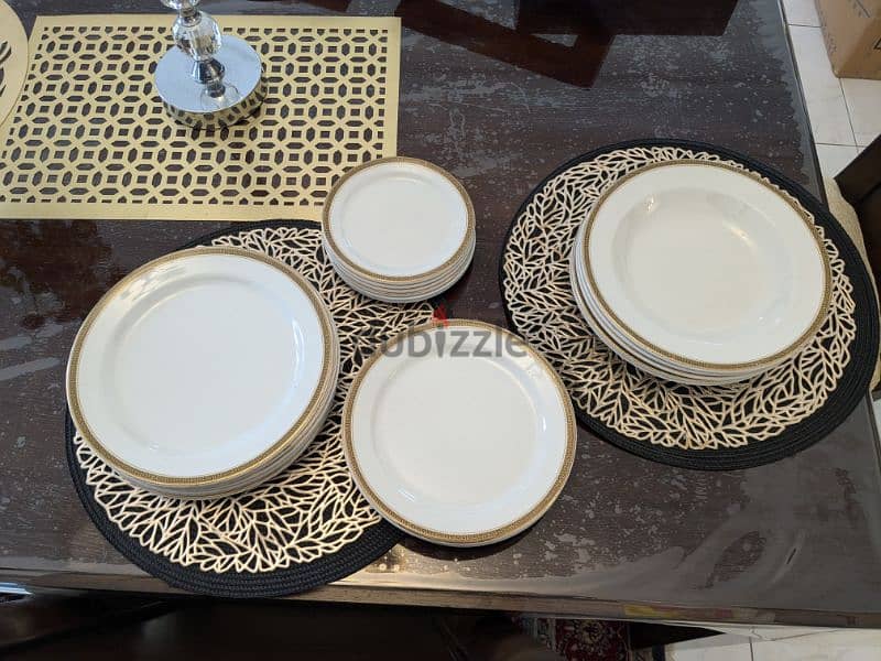 Dinner set for sale (plates,quarter plates,deep dish plates & saucers) 0